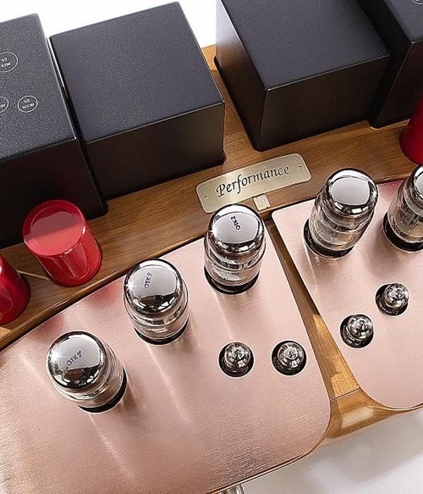 Tube amplifier versus solid-state amplifier