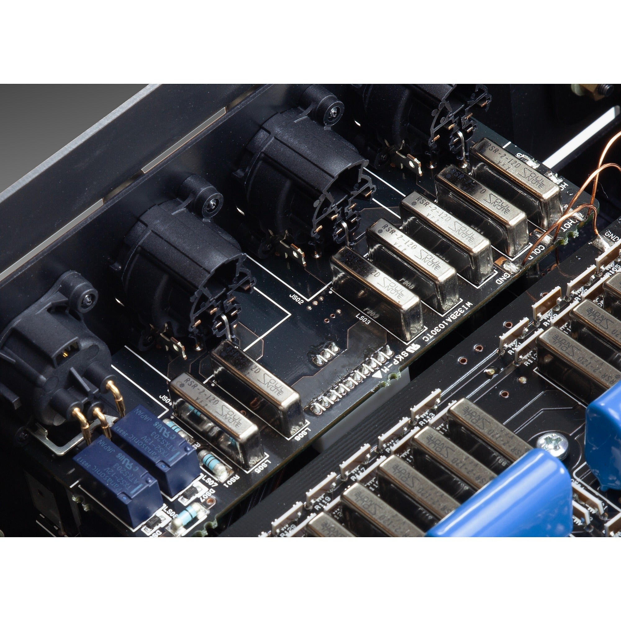 Soulnote A3 integrated amplifier, ground switching selector