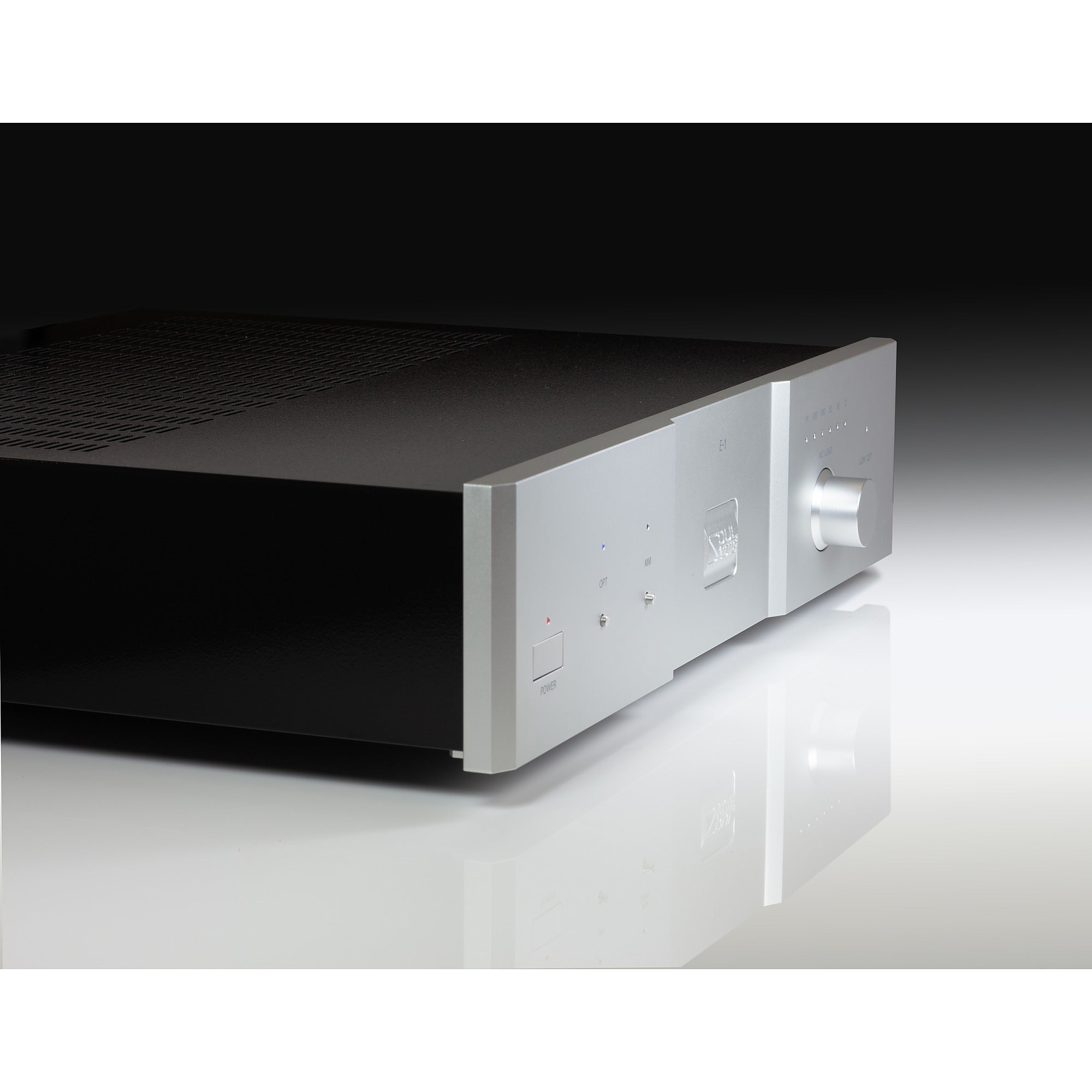 Soulnote E-1 ver.2 phono equalizer, left side angle view