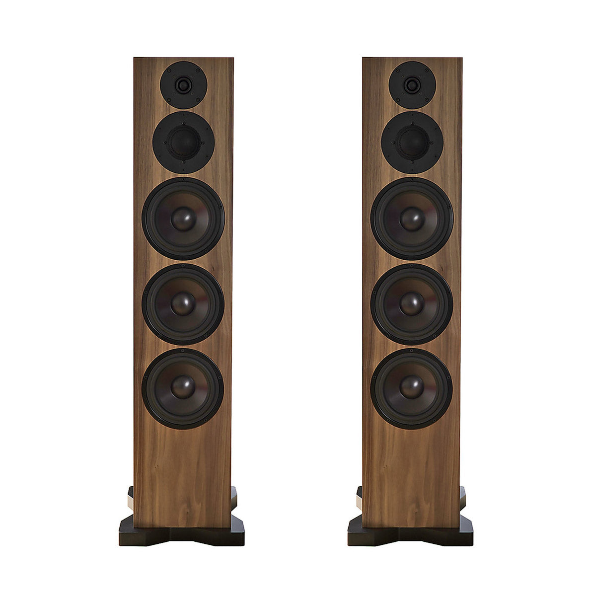 Ophidian Incanto towers speakers on a white background.