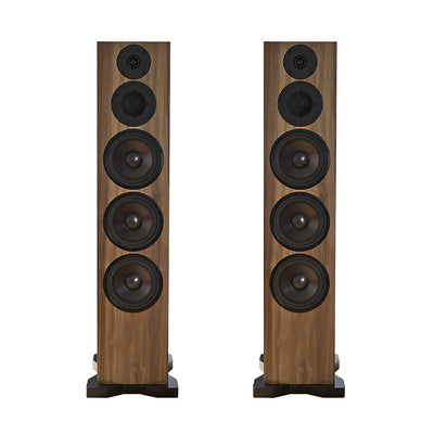 Ophidian Incanto towers speakers on a white background.